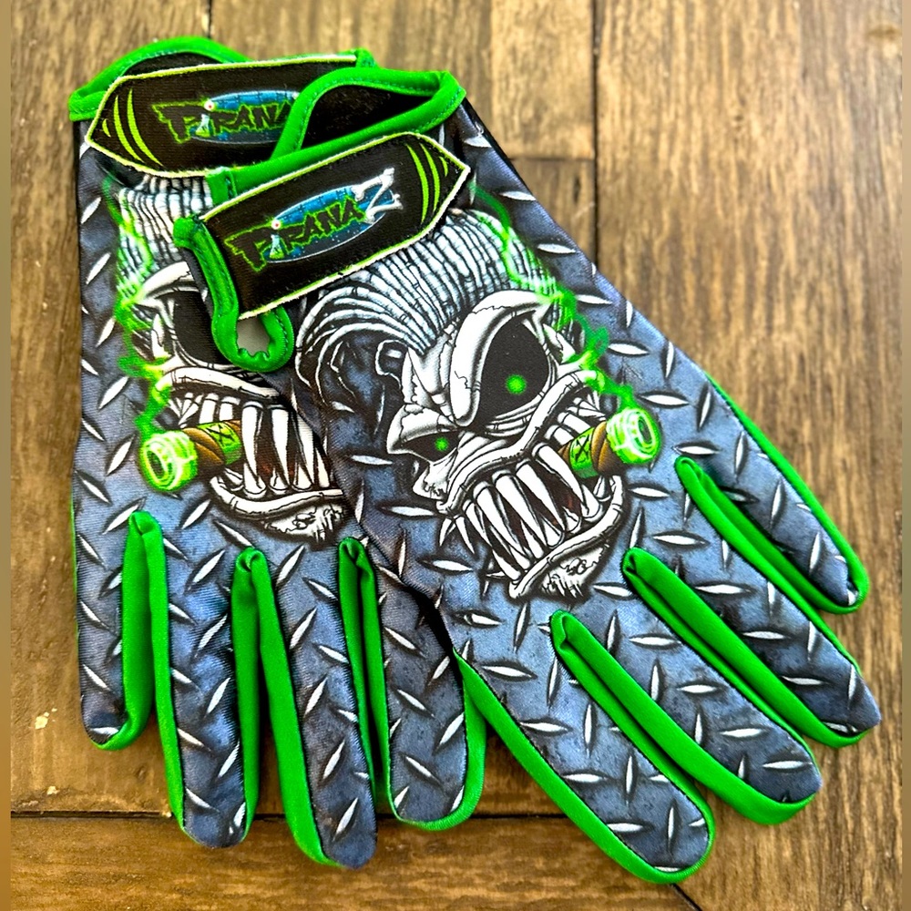 PiranaZ Psycho Speed Skull Racing Gloves Green Unisex - Picture 3 of 8